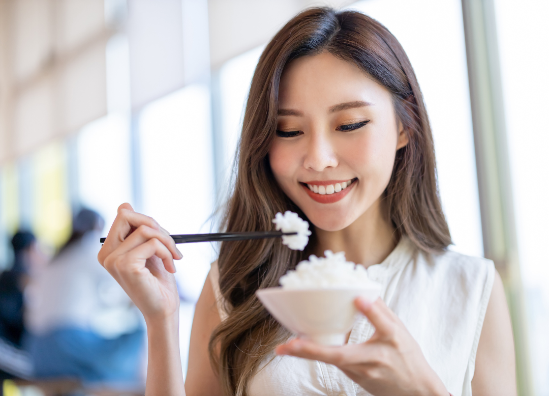 【理学療法士監修】睡眠の質を劇的に上げる「夕食の取り方5選」|知らずにやってるNG習慣とは?