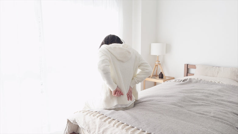 朝の腰痛がつらい人へ。低反発マットレスで悪化させない最終結論を紹介