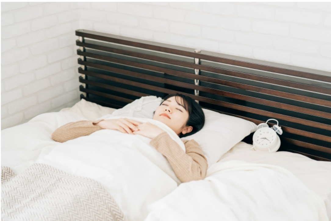 睡眠で姿勢を改善！疲れが取れる首・肩・腰に優しい寝方とは？