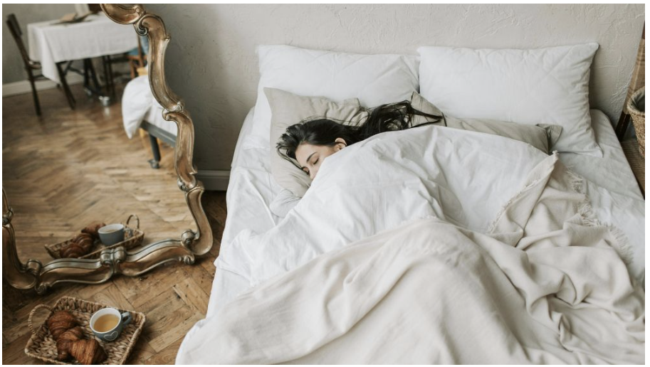 寝返りが多くて疲れる5つの原因と今すぐできる改善方法