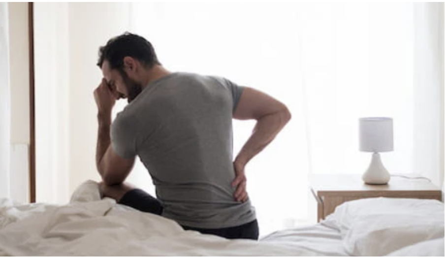 朝起きて首が痛い原因はマットレス？自分に合ったマットレス選びと正しい寝姿勢を徹底解説