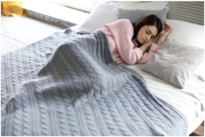 寝返りができない原因は？大人の腰痛・熟睡不足を改善する5つの方法