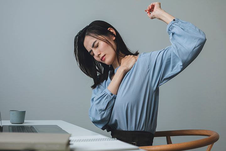 肩や首のハリは睡眠不足のサイン