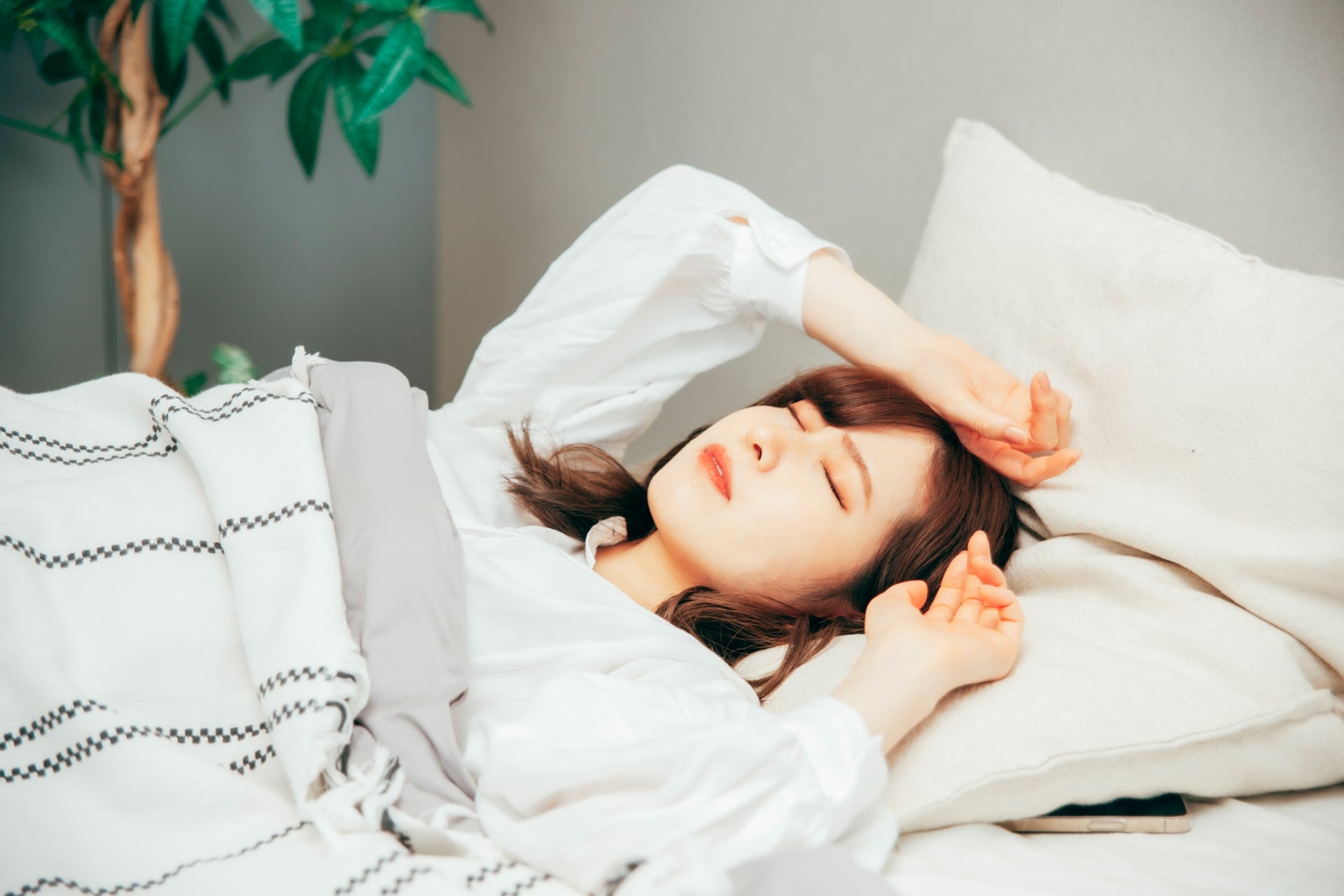 【不眠症対策】今夜ぐっすり眠れる7つの方法！自力で治す方法も紹介