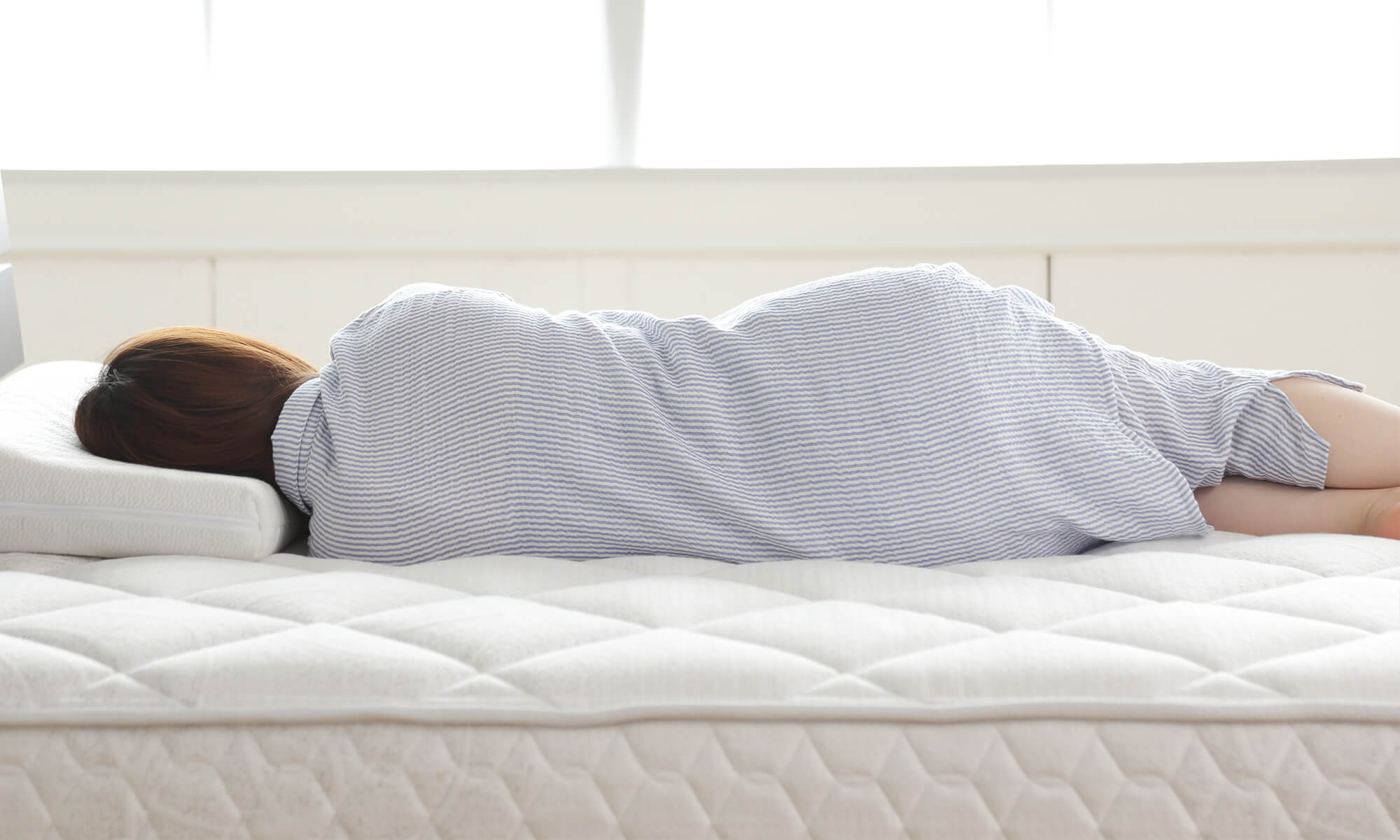 腰痛に悩む方へおすすめのマットレス5選！｜腰痛タイプ別の正しい選び方も解説！