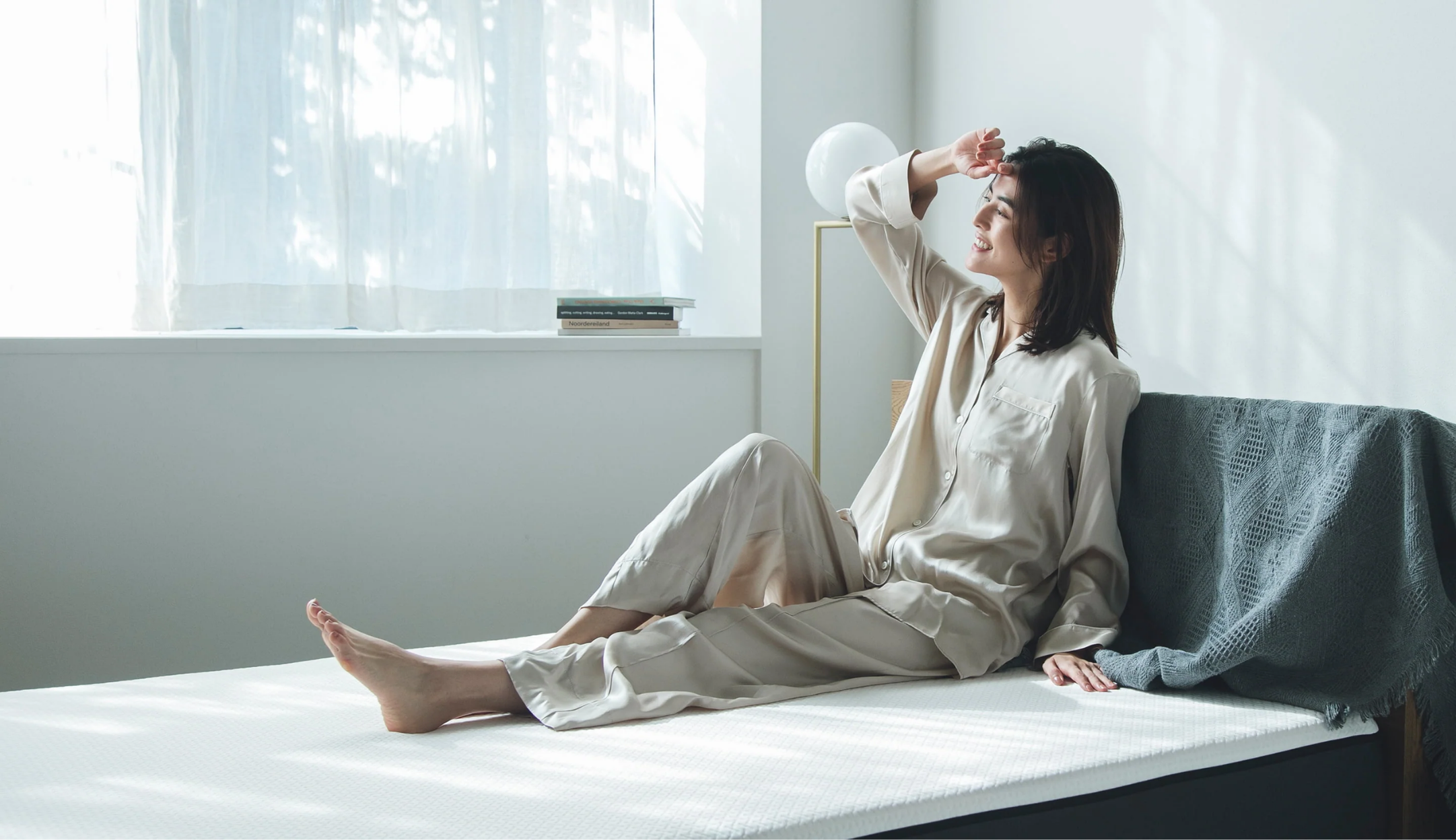 MINERVA ヒカル 枕 (ほぼ新品) MINERVA ヒカル 枕 (ほぼ新品)